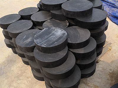 惠州板式橡胶支座由若干层橡胶片与薄钢板经加压硫化